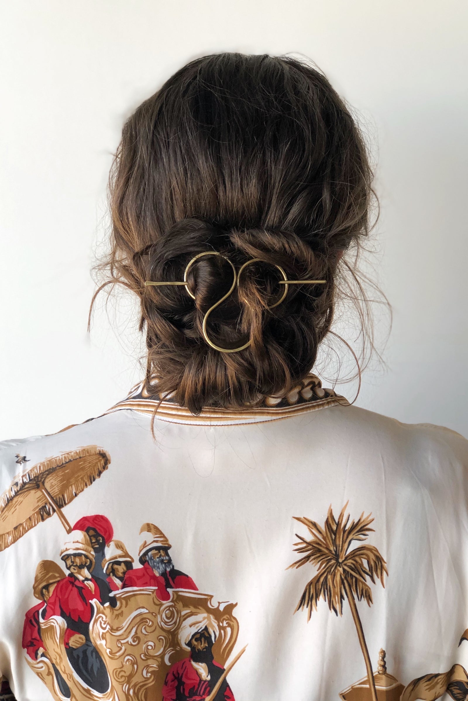 Chloé Metallic Brass Hairpins - NWT SAINT LAURENT Set of two hair clips | NET-A-PORTER main image 3