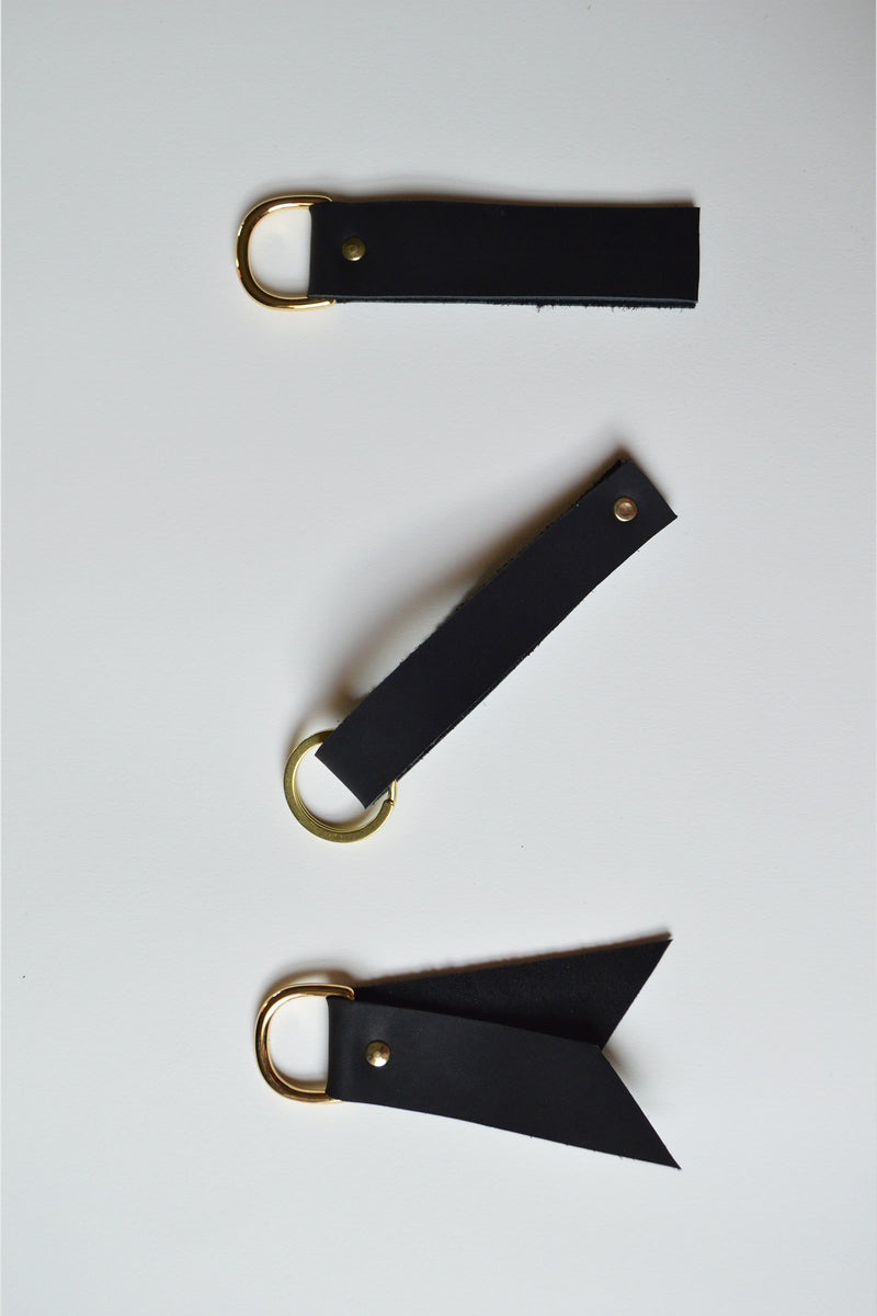 Leather Ribbon Keychain | Noir