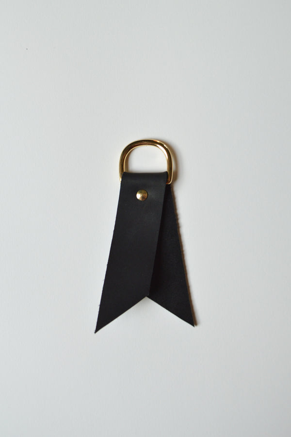 Leather Ribbon Keychain | Noir